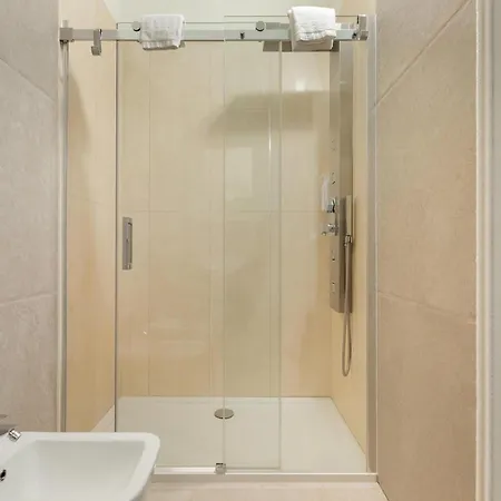 Πανσιόν Liberty Barocco Λέτσε